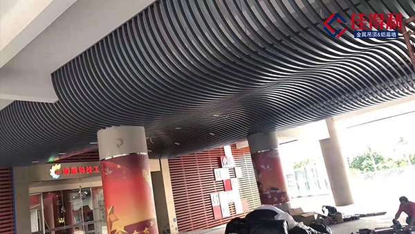 當(dāng)今火熱的鋁方通吊頂材料，都適用在哪些場所？