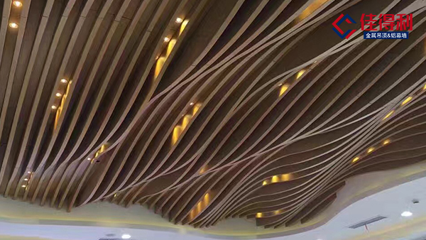 佛山吊頂廠家佳得利—弧形鋁方通優(yōu)點(diǎn)及應(yīng)用