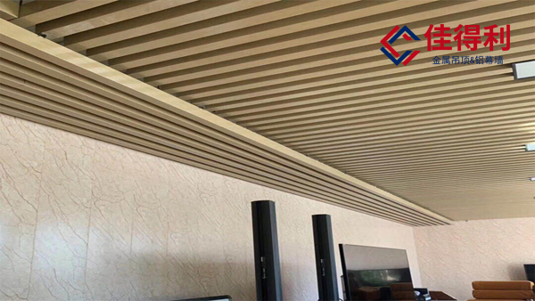 過(guò)道吊頂用鋁方通吊頂即實(shí)用又省錢