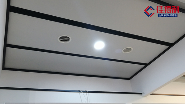 工程吊頂鋁礦棉復(fù)合板怎么選？