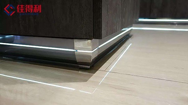 辦公室LED發(fā)光踢腳線 辦公室LED發(fā)光踢腳線